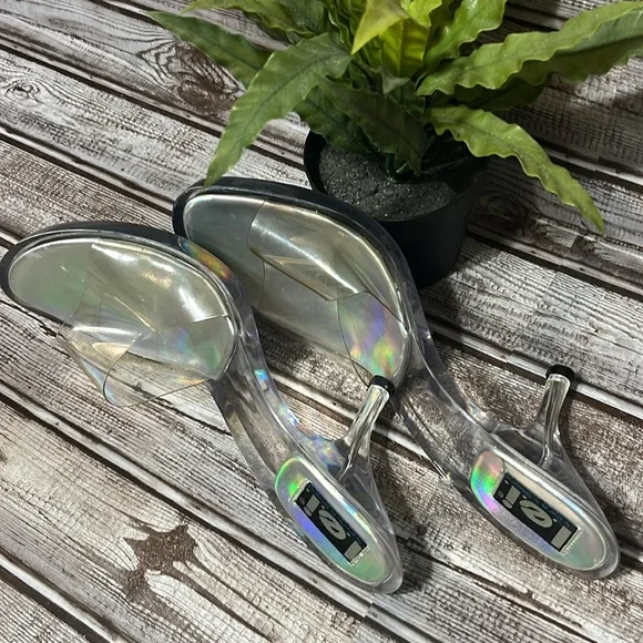 LEI Women's Clear and Silver 2 inch  Heels Size 8.5 - Picture 2 of 12